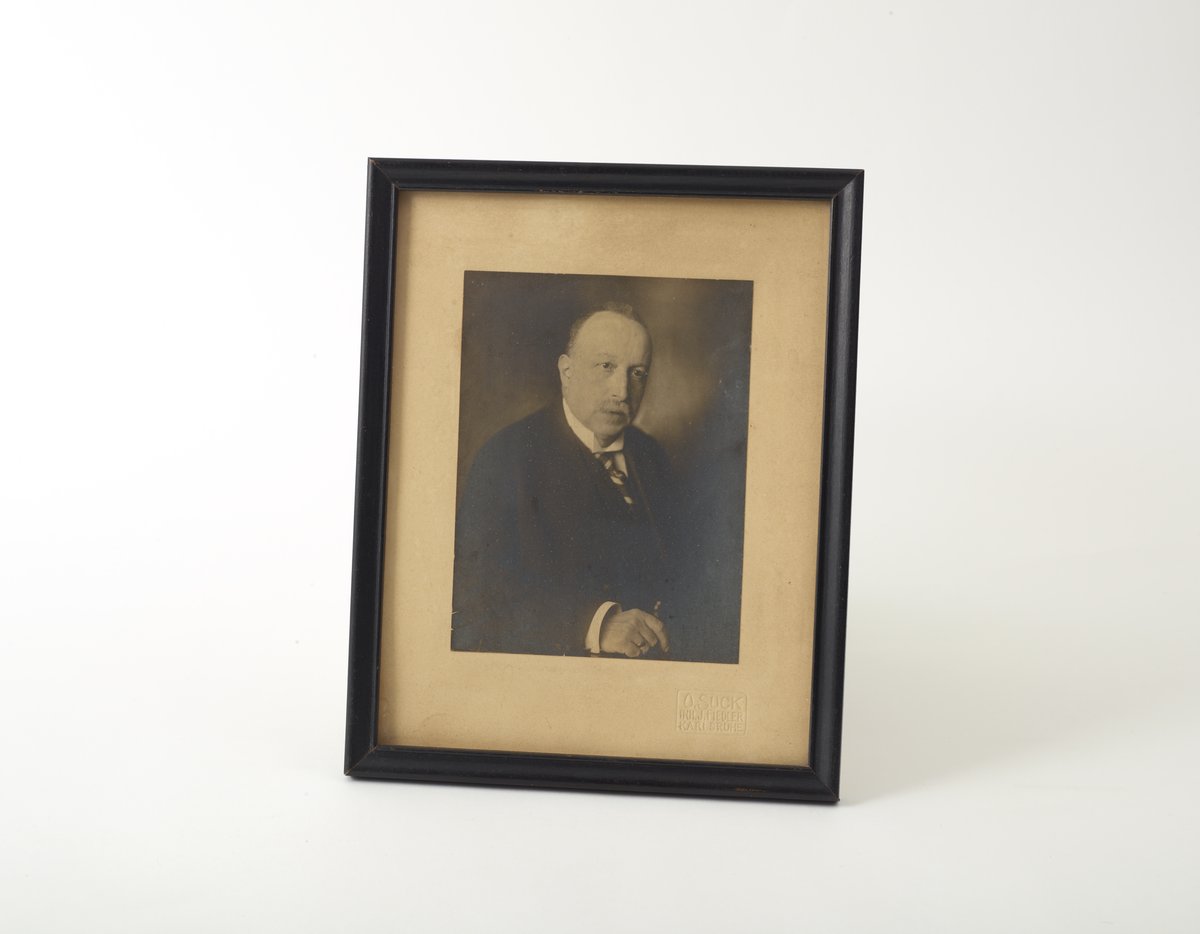Framed portrait of Georg Bredig - Science History Institute Digital ...
